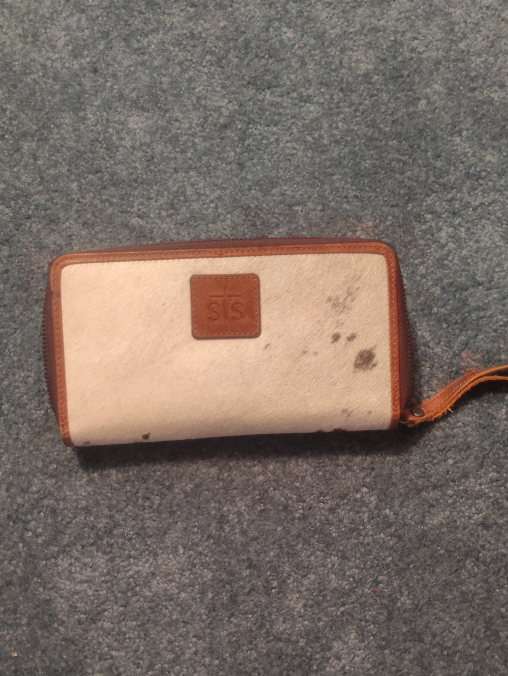 STS Ranch Zip-Around Wristlet Wallet in Cream and Brown New